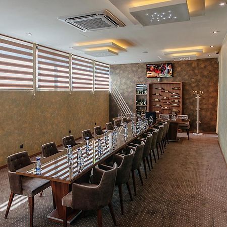 Hotel New Star Podgorica Buitenkant foto