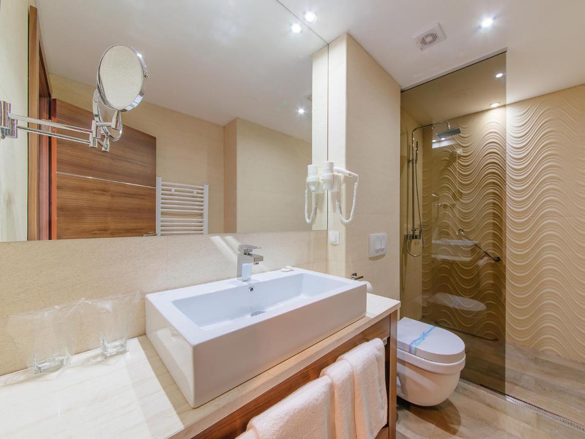Hotel New Star Podgorica Buitenkant foto