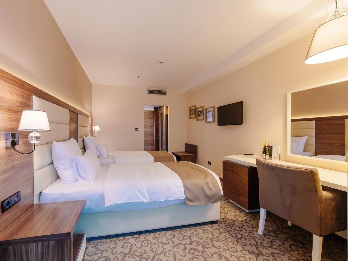 Hotel New Star Podgorica Buitenkant foto