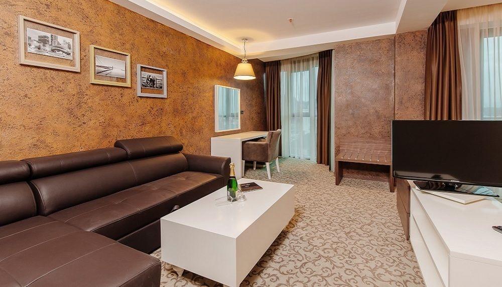 Hotel New Star Podgorica Buitenkant foto