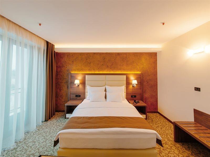 Hotel New Star Podgorica Buitenkant foto