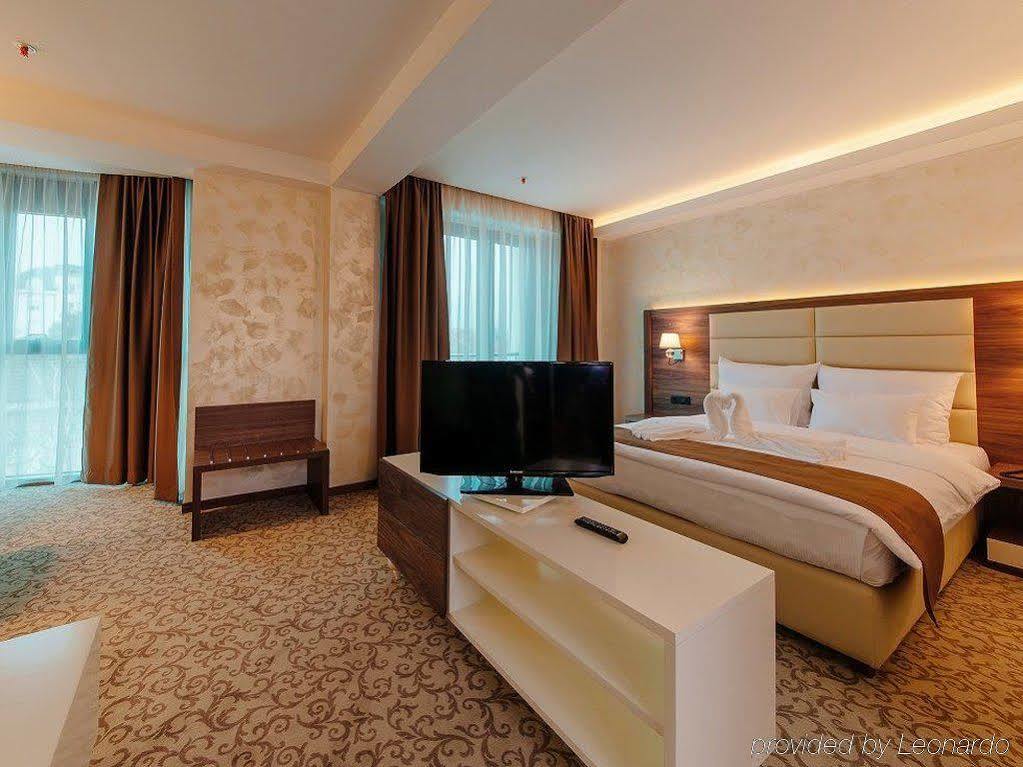 Hotel New Star Podgorica Buitenkant foto