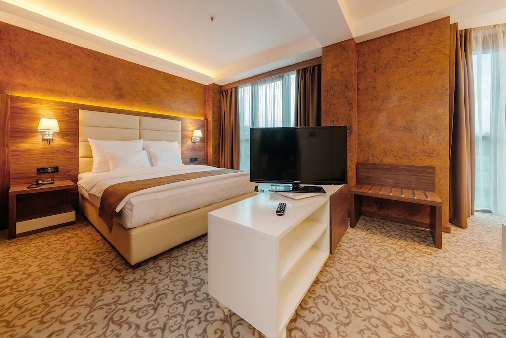 Hotel New Star Podgorica Buitenkant foto